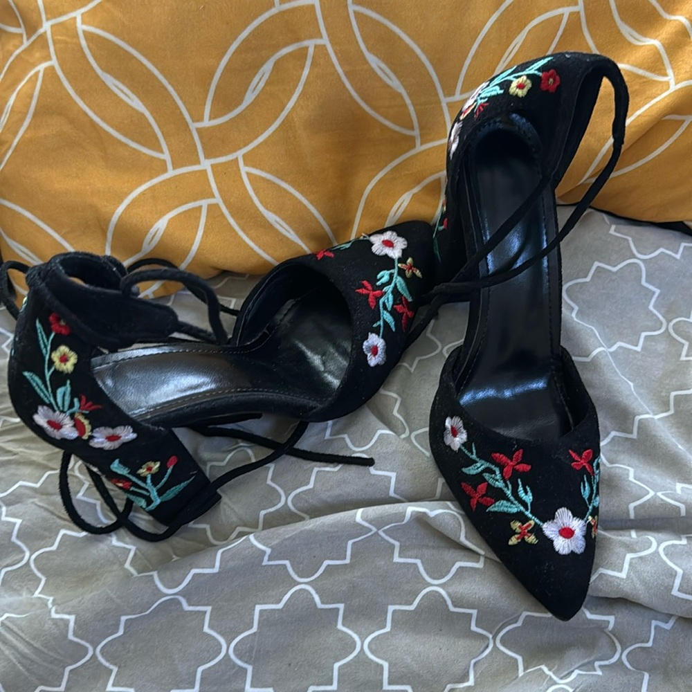 Black/ floral strap heels